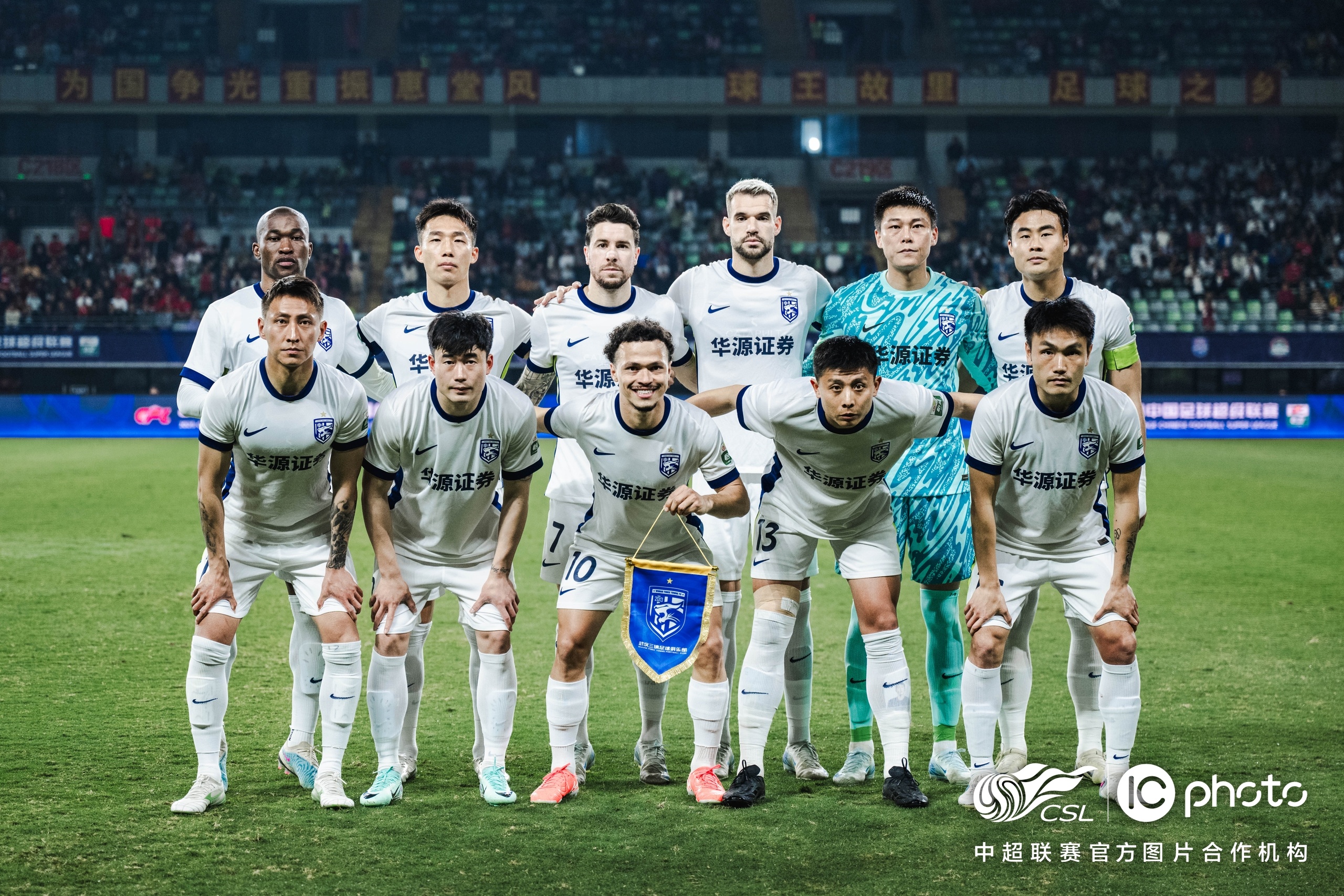 关于加时末段突围战来临，武汉三镇围绕亚冠绝杀压哨，压力陡增，球队文化再被提及的信息