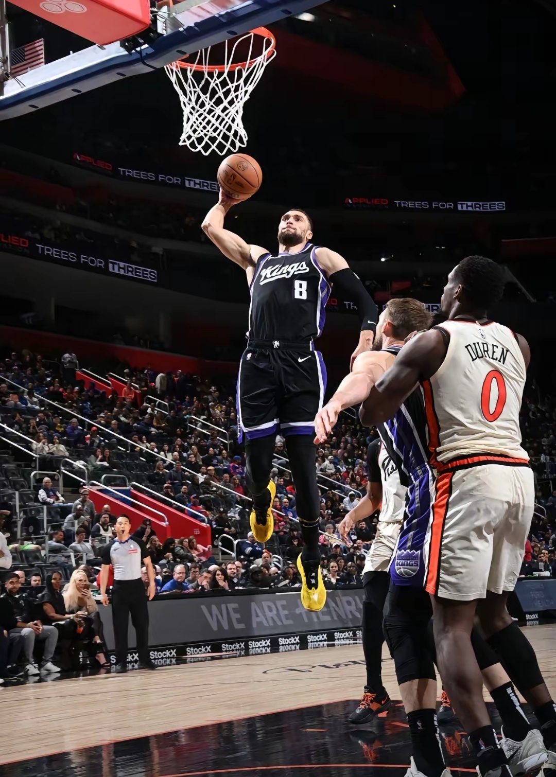 包含里程碑夜达拉斯独行侠豪取连胜;欧篮联冲刺阶段刷纪录;赛场秩序良好;团队化学反应显著的词条 包含里程碑夜达拉斯独行侠豪取连胜;欧篮联冲刺阶段刷纪录;赛场秩序良好;团队化学反应显著的词条